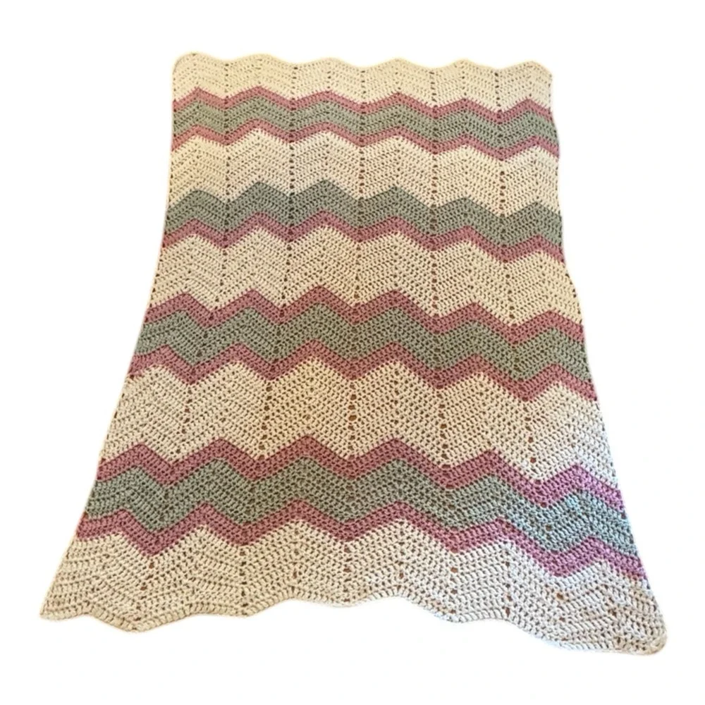 Vintage Handmade Crochet Throw 76